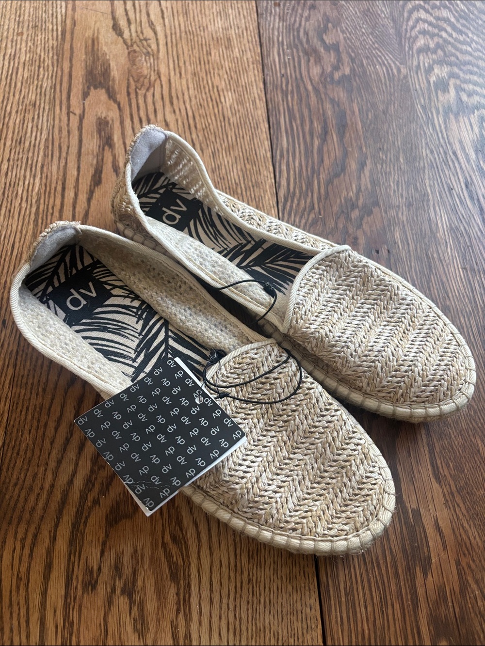 NWT DV by Dolce Vita Women's Natural Woven Espadrilles - Beige